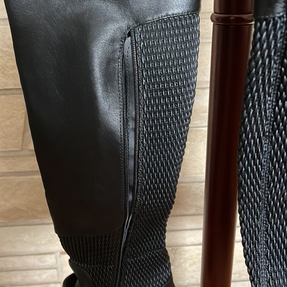 NWOT - Thigh high black combat boots - Picture 6 of 9